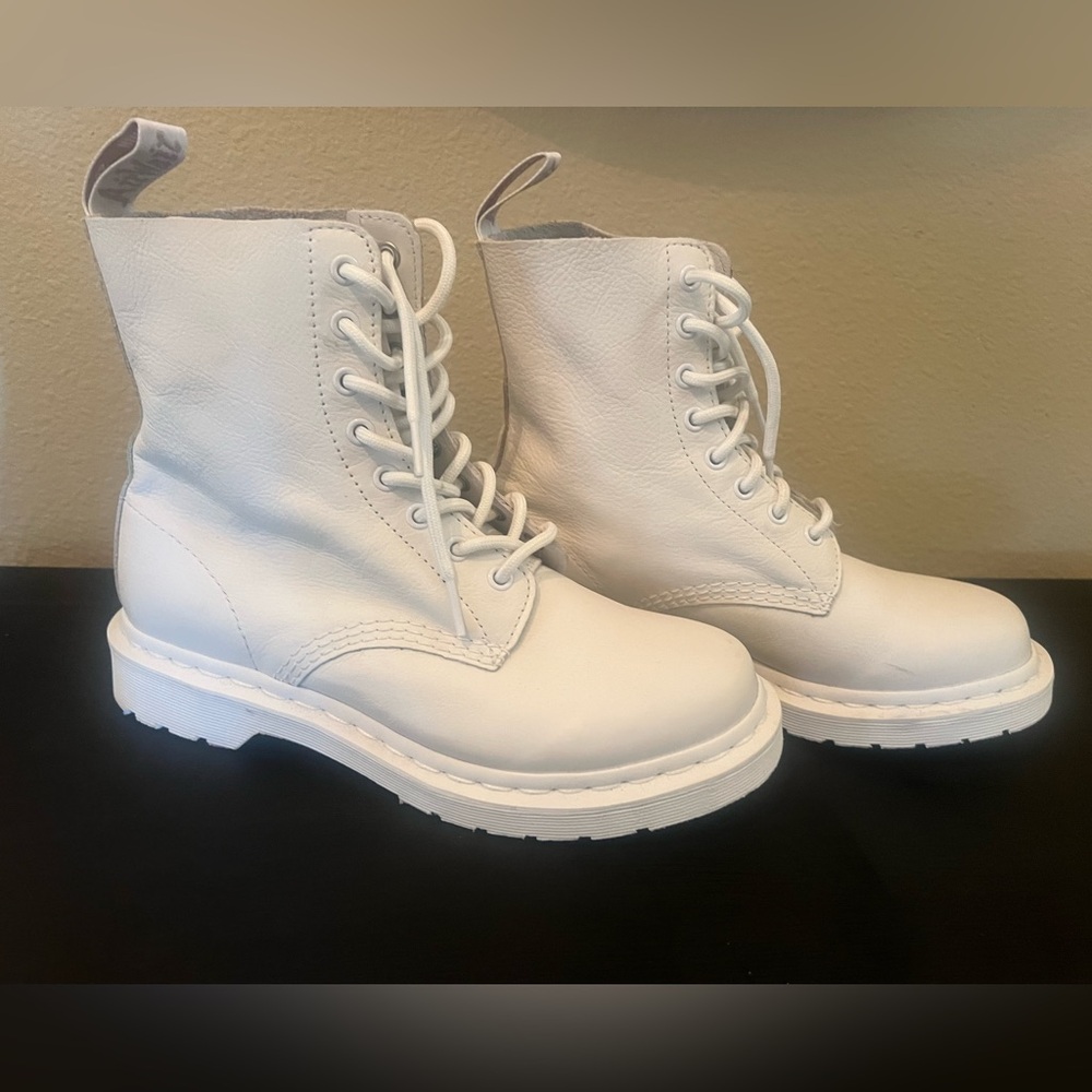 Dr. Martens White 1460 Pascal Mono Leather boots (Like New)